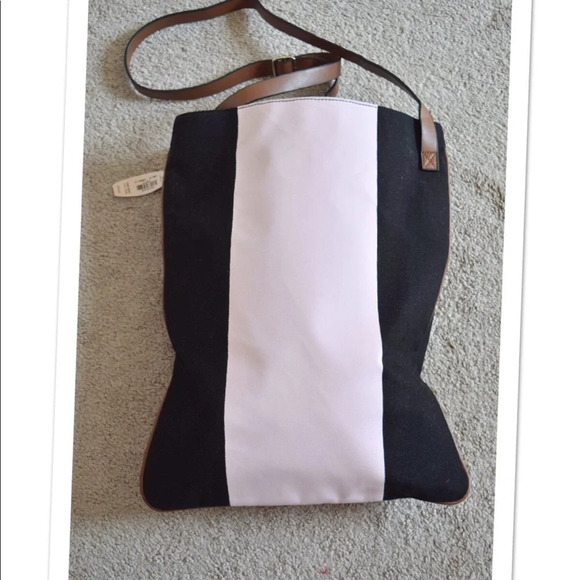 NWT Victoria’s Secret tote bag - Picture 2 of 7